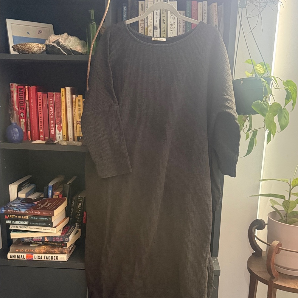 Black Crane bud dress. Long-Sleeve with pockets Midi Dress.